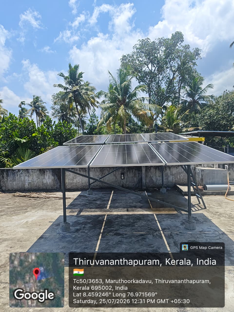 Terrace-mounted solar array in Maruthoorkadavu